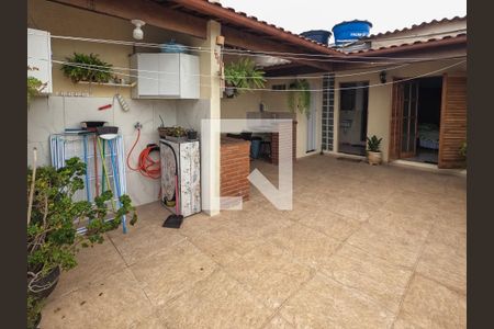 Casa à venda com 150m², 3 quartos e 2 vagas Casa à venda com 150m², 3 quartos e 2 vagasÁrea comum
