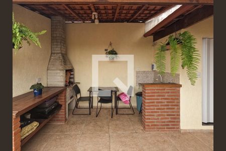 Casa à venda com 150m², 3 quartos e 2 vagas Casa à venda com 150m², 3 quartos e 2 vagasÁrea comum