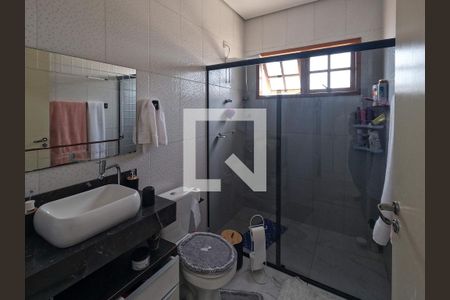 Casa à venda com 150m², 3 quartos e 2 vagas Casa à venda com 150m², 3 quartos e 2 vagasBanheiro