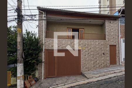 Casa à venda com 150m², 3 quartos e 2 vagas Casa à venda com 150m², 3 quartos e 2 vagasFachada