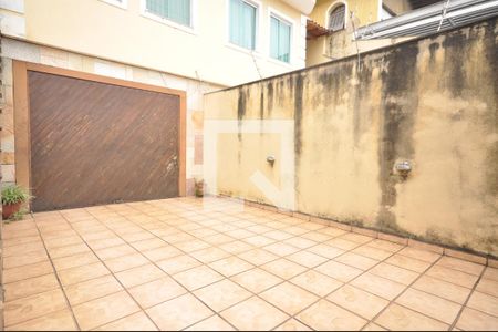 Casa à venda com 303m², 3 quartos e 4 vagasGaragem aberta