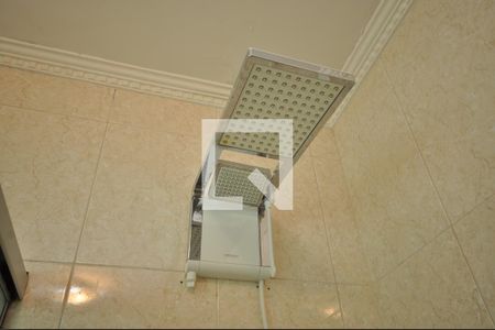 Casa à venda com 303m², 3 quartos e 4 vagasBanheiro da Suíte 1