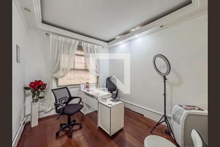 Casa à venda com 274m², 4 quartos e 4 vagas