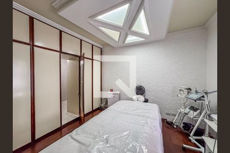 Casa à venda com 274m², 4 quartos e 4 vagas