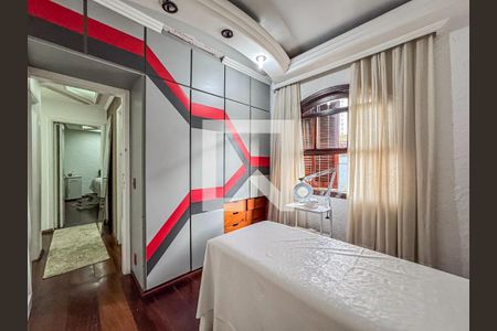 Casa à venda com 274m², 4 quartos e 4 vagas