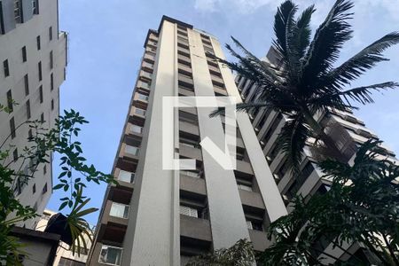 Apartamento à venda com 120m², 2 quartos e 1 vagaFachada