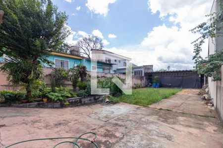Casa à venda com 215m², 3 quartos e 2 vagas Casa à venda com 215m², 3 quartos e 2 vagasQuintal