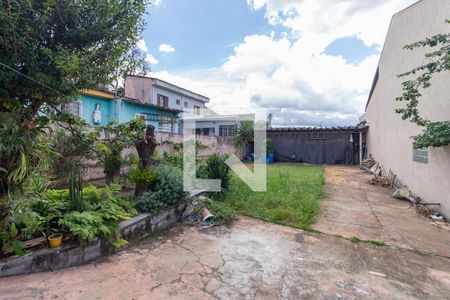 Casa à venda com 215m², 3 quartos e 2 vagas Casa à venda com 215m², 3 quartos e 2 vagasQuintal
