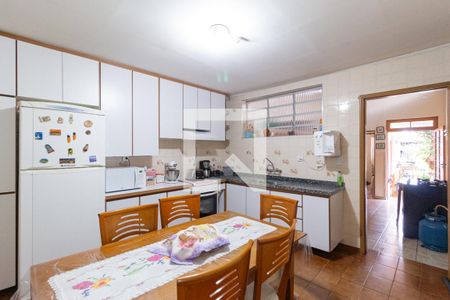 Casa à venda com 215m², 3 quartos e 2 vagas Casa à venda com 215m², 3 quartos e 2 vagasCozinha