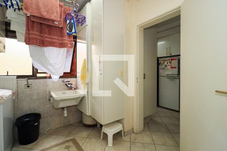 Apartamento para alugar com 196m², 3 quartos e 4 vagas Apartamento para alugar com 196m², 3 quartos e 4 vagasÁrea de Serviço