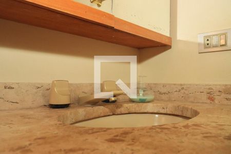 Apartamento para alugar com 196m², 3 quartos e 4 vagas Apartamento para alugar com 196m², 3 quartos e 4 vagasBanheiro da Suíte 3