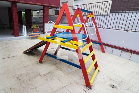 Apartamento à venda com 164m², 3 quartos e 3 vagas Apartamento à venda com 164m², 3 quartos e 3 vagasÁrea comum - Playground