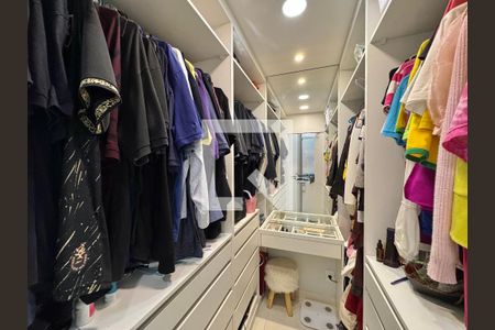 Apartamento à venda com 120m², 3 quartos e 2 vagasSuíte - Closet
