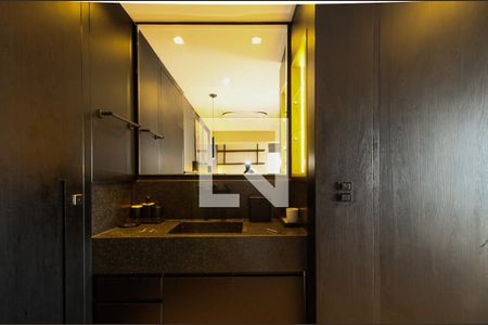 Apartamento à venda com 300m², 2 quartos e 5 vagas Apartamento à venda com 300m², 2 quartos e 5 vagasBanheiro Suíte 2