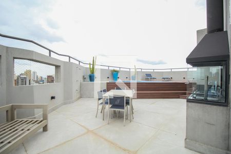 Apartamento à venda com 300m², 2 quartos e 5 vagas Apartamento à venda com 300m², 2 quartos e 5 vagasTerraço Piscina