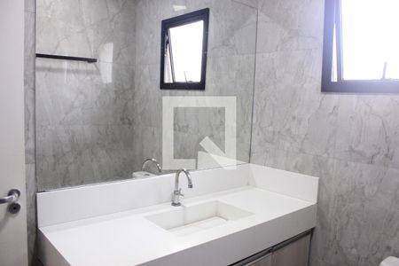 Casa à venda com 220m², 3 quartos e 6 vagasBanheiro da Suíte  1