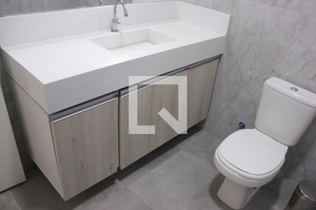 Casa à venda com 220m², 3 quartos e 6 vagasBanheiro da Suíte  1