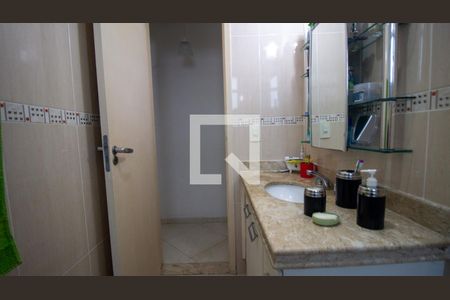 Apartamento à venda com 120m², 3 quartos e 2 vagas Apartamento à venda com 120m², 3 quartos e 2 vagasBanheiro Social