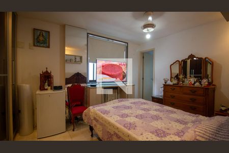 Apartamento à venda com 120m², 3 quartos e 2 vagas Apartamento à venda com 120m², 3 quartos e 2 vagasSuíte