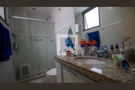 Apartamento à venda com 120m², 3 quartos e 2 vagas Apartamento à venda com 120m², 3 quartos e 2 vagasBanheiro da Suíte