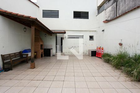 Casa à venda com 230m², 3 quartos e 6 vagas Casa à venda com 230m², 3 quartos e 6 vagasQuintal