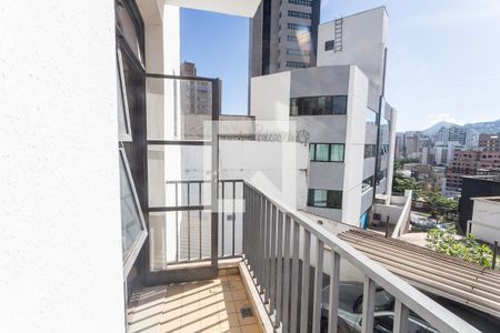 Apartamento à venda com 100m², 3 quartos e 1 vaga Apartamento à venda com 100m², 3 quartos e 1 vagaVaranda da Suíte