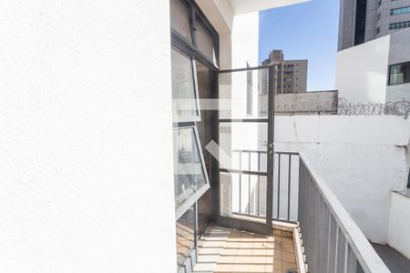 Apartamento à venda com 100m², 3 quartos e 1 vaga Apartamento à venda com 100m², 3 quartos e 1 vagaVaranda da Suíte