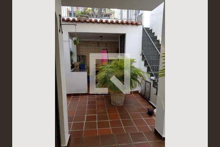Casa à venda com 160m², 3 quartos e 2 vagas