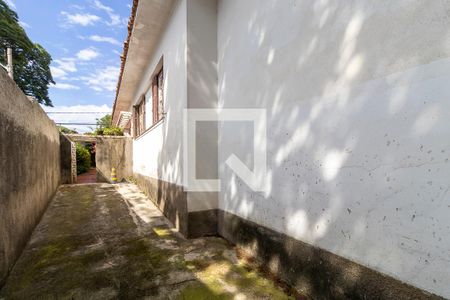 Casa à venda com 515m², 4 quartos e 4 vagasCorredor lateral