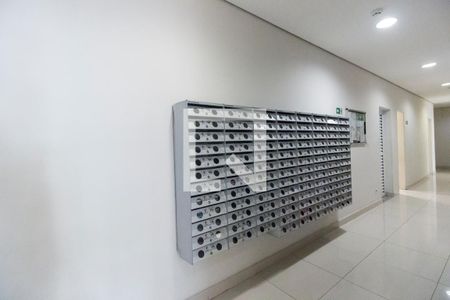 Apartamento à venda com 84m², 2 quartos e 2 vagasHall social