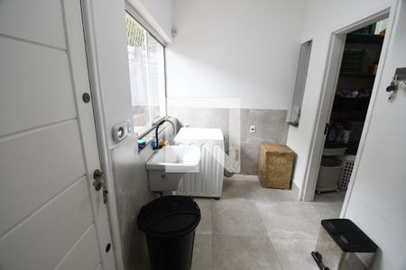 Casa à venda com 320m², 3 quartos e 4 vagasÁrea de Serviço