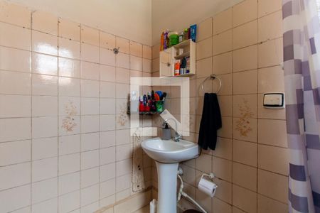 Casa à venda com 380m², 1 quarto e 4 vagas Casa à venda com 380m², 1 quarto e 4 vagasBanheiro