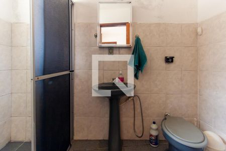 Casa à venda com 380m², 1 quarto e 4 vagas Casa à venda com 380m², 1 quarto e 4 vagasCasa 2 - Banheiro