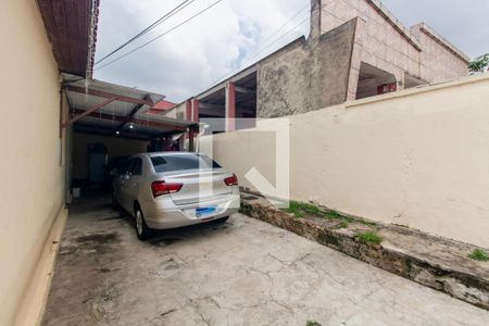 Casa à venda com 380m², 1 quarto e 4 vagas Casa à venda com 380m², 1 quarto e 4 vagasGaragem