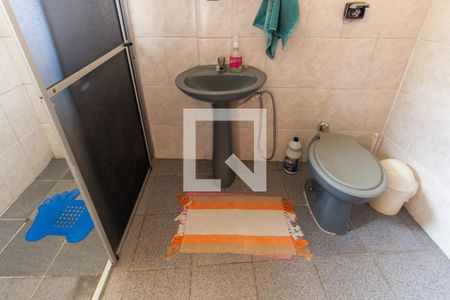 Casa à venda com 380m², 1 quarto e 4 vagas Casa à venda com 380m², 1 quarto e 4 vagasCasa 2 - Banheiro