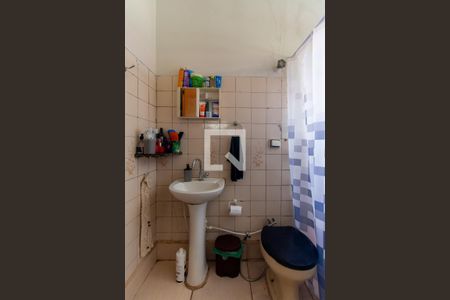 Casa à venda com 380m², 1 quarto e 4 vagas Casa à venda com 380m², 1 quarto e 4 vagasBanheiro