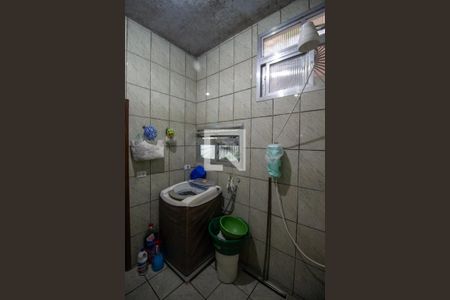 Casa à venda com 135m², 6 quartos e 2 vagasBanheiro 3