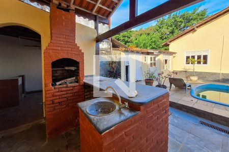 Casa à venda com 360m², 3 quartos e 2 vagas Casa à venda com 360m², 3 quartos e 2 vagasChurrasqueira