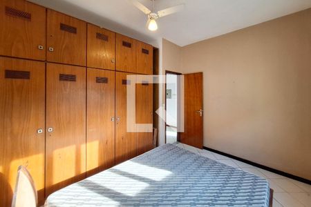 Casa à venda com 360m², 3 quartos e 2 vagas Casa à venda com 360m², 3 quartos e 2 vagasQuarto 2