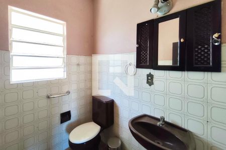 Casa à venda com 285m², 2 quartos e 2 vagas Casa à venda com 285m², 2 quartos e 2 vagasBanheiro