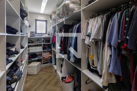 Casa de condomínio à venda com 800m², 5 quartos e 6 vagas Casa de condomínio à venda com 800m², 5 quartos e 6 vagasCloset do Quarto 1