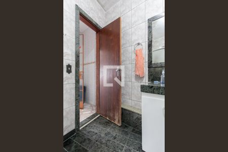 Casa à venda com 284m², 6 quartos e 6 vagas Casa à venda com 284m², 6 quartos e 6 vagasBanheiro Social