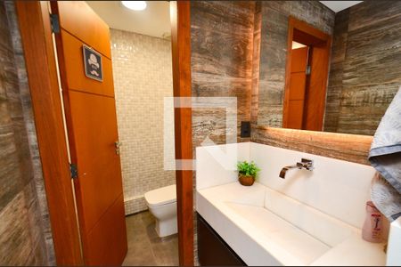 Casa à venda com 340m², 4 quartos e 2 vagas Casa à venda com 340m², 4 quartos e 2 vagasLavabo social