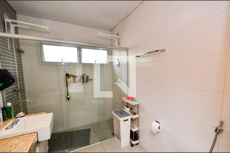 Casa à venda com 340m², 4 quartos e 2 vagas Casa à venda com 340m², 4 quartos e 2 vagasBanheiro suite1