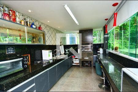 Casa à venda com 340m², 4 quartos e 2 vagas Casa à venda com 340m², 4 quartos e 2 vagasEspaço gourmet