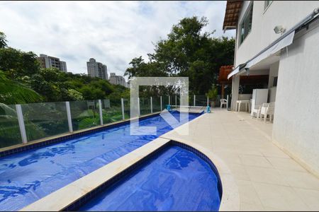 Casa à venda com 340m², 4 quartos e 2 vagas Casa à venda com 340m², 4 quartos e 2 vagasArea comum