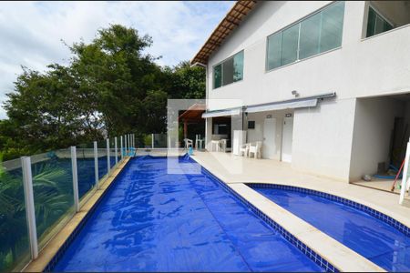 Casa à venda com 340m², 4 quartos e 2 vagas Casa à venda com 340m², 4 quartos e 2 vagasArea comum