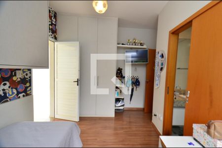 Casa à venda com 340m², 4 quartos e 2 vagas Casa à venda com 340m², 4 quartos e 2 vagasSuite3