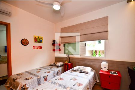 Casa à venda com 340m², 4 quartos e 2 vagas Casa à venda com 340m², 4 quartos e 2 vagasSuite2