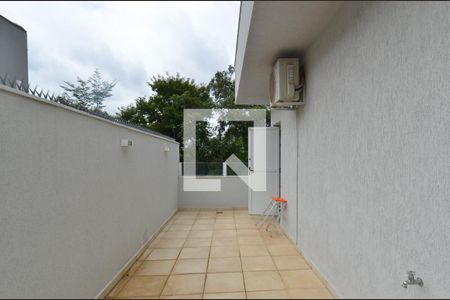 Casa à venda com 340m², 4 quartos e 2 vagas Casa à venda com 340m², 4 quartos e 2 vagasVaranda suite1